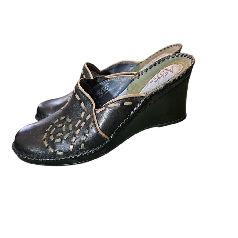 Clarks Artisan Black Leather Wedge Mules Spiral Embroidered Slides 7.5M 72964